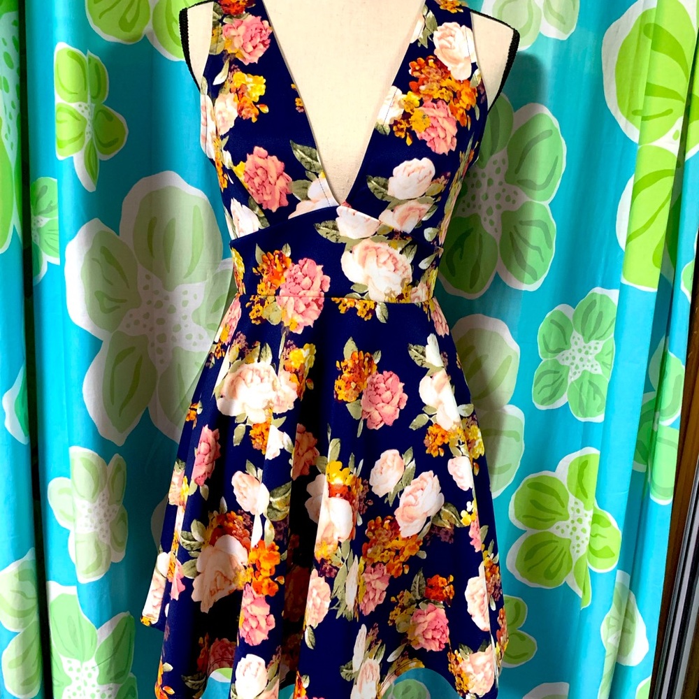 2/$15- F21 Navy Blue Floral Dress